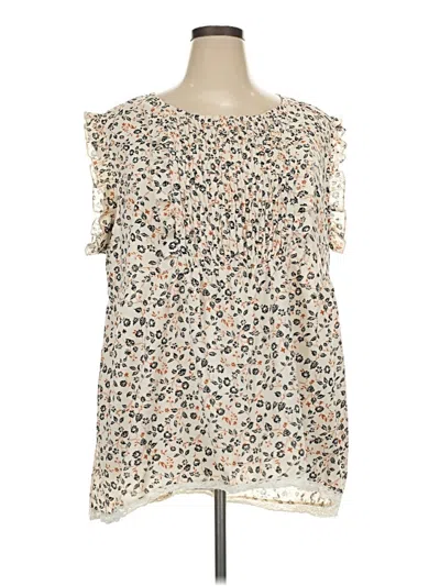 Pre-owned Suzanne Betro Sleeveless Blouse In Ivory