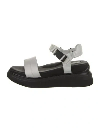 Pre-owned Suzanne Rae Canvas Colorblock Pattern Sandals In White