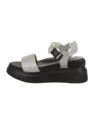 Pre-owned Suzanne Rae Canvas Colorblock Pattern Sandals In White