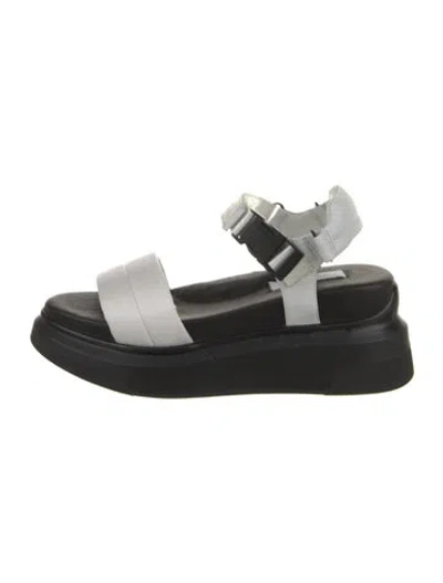 Pre-owned Suzanne Rae Canvas Colorblock Pattern Sandals In White