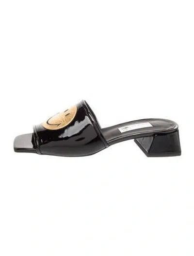 Pre-owned Suzanne Rae Patent Leather Graphic Print Slides In Black
