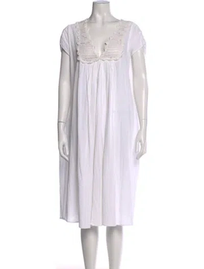Pre-owned Suzie Kondi V-neck Knee-length Dress In White