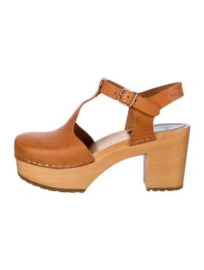 Pre-owned Swedish Hasbeens Leather T-strap Pumps In Brown