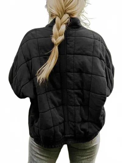Sweet As A Peach Quilted Zip-up Jacket In Black