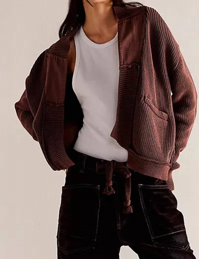 Sweetkama Cropped Ribbed Knit Cardigan In Brown