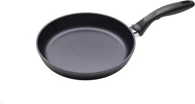 Swiss Diamond 9.5 Inch Induction Fry Pan In Black
