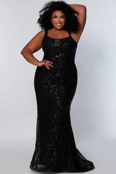 Sydney's Closet Sc7332 Long Plus Size Fitted Prom Dress In Black
