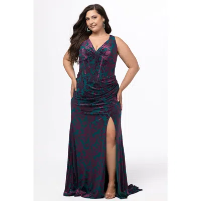 Sydney's Closet Plus-size Fitted Velvet Burnout Formal Gown With Slit In Black