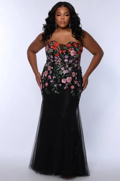 Sydney's Closet Sweetheart Neckline Fitted Floral Plus Size Gown In Black Floral