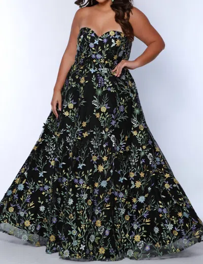 Sydney's Closet Watch Me Bloom Gown - Plus In Black Floral