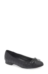 T Tahari Chateau Cap Toe Quilted Flat In Black/black