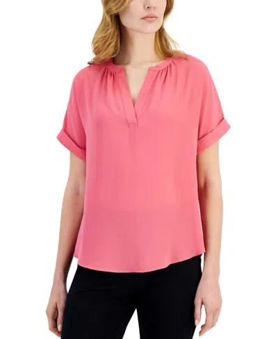 T Tahari Top Women's Bombay Pink Short Sleeve Round Hem Split Neck Fts14