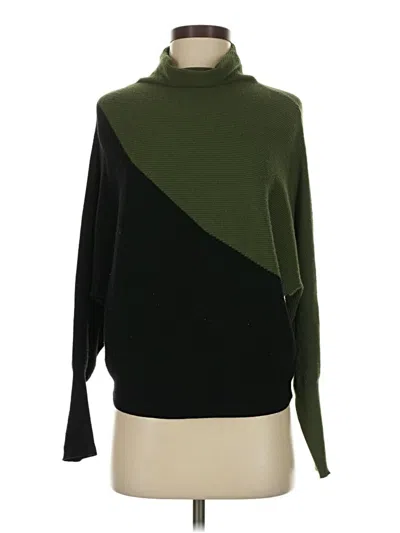 Pre-owned T Tahari Turtleneck Sweater In Green