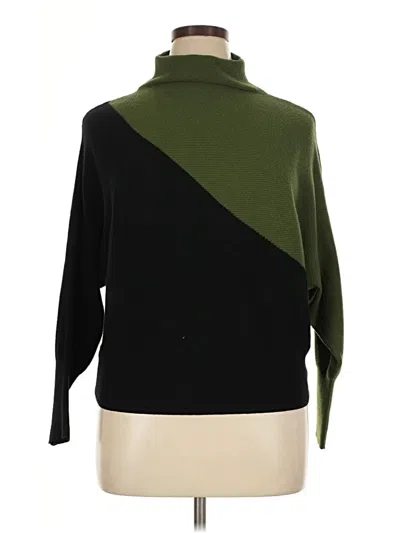 Pre-owned T Tahari Turtleneck Sweater In Green