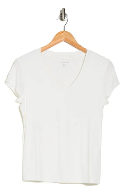 T Tahari V-neck T-shirt In White
