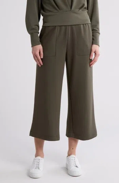 T Tahari Wide Leg Scuba Crop Pants In Cypress Olive