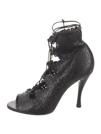 Pre-owned Tabitha Simmons Bonai Leather Pumps In Black
