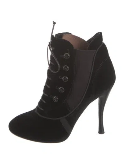 Pre-owned Tabitha Simmons Velvet Pumps In Black