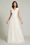 Tadashi Shoji Ripley Sleeveless Full Skirt Gown In White