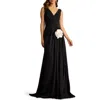 Tadashi Shoji Textured Crepe Sleeveless Gown In Black/ivory