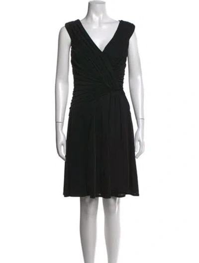 Pre-owned Tadashi V-neck Knee-length Dress In Black