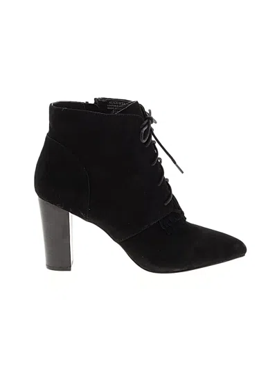 Pre-owned Tahari Ankle Boots In Black