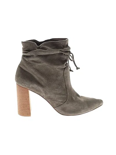 Pre-owned Tahari Ankle Boots In Gray