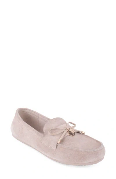 Tahari Bergdorf Loafer In Neutral