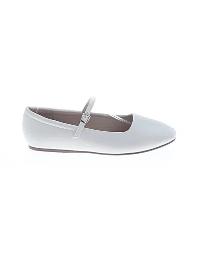Pre-owned Tahari Flats In White