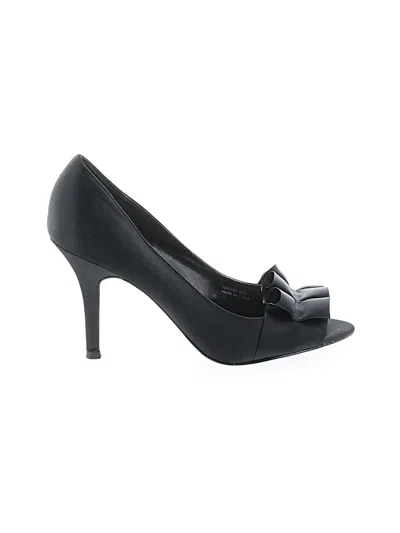 Pre-owned Tahari Heels In Black