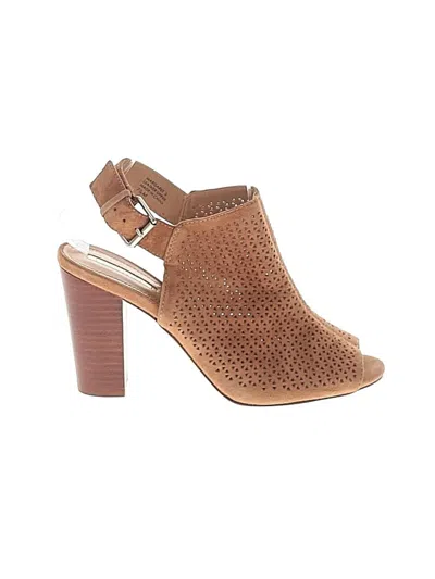 Pre-owned Tahari Heels In Brown