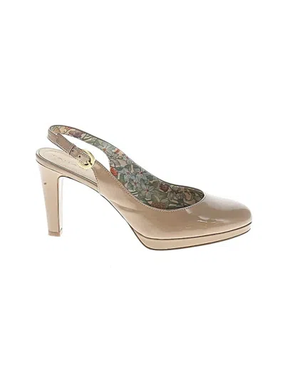 Pre-owned Tahari Heels In Ivory