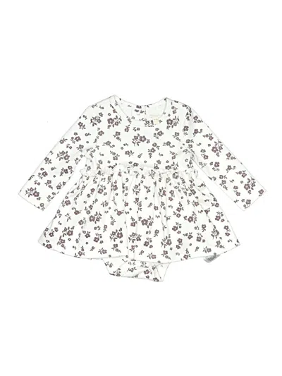 Pre-owned Tahari Babies' Long Sleeve Onesie In Ivory