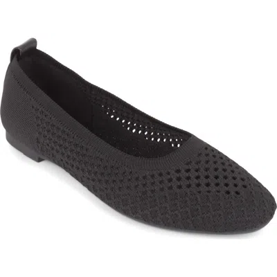 Tahari Oslo Ballet Flat In Black