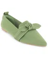 Tahari Venice Flat In Green