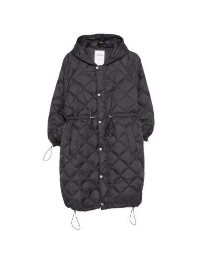 Taion Quilted Hooded Jacket In Black