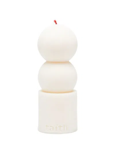 Taith 릴루 스택 디자인 캔들 In White