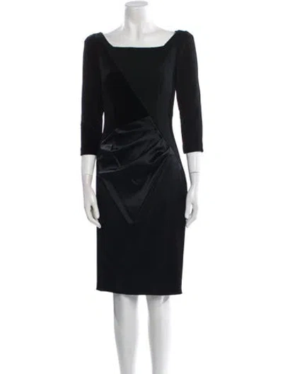 Pre-owned Talbot Runhof Bateau Neckline Knee-length Dress In Black