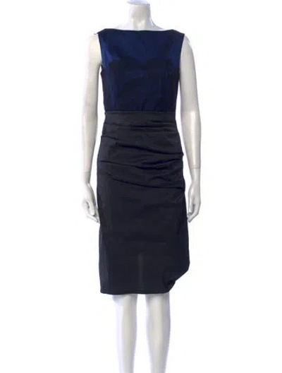 Pre-owned Talbot Runhof Bateau Neckline Knee-length Dress In Blue