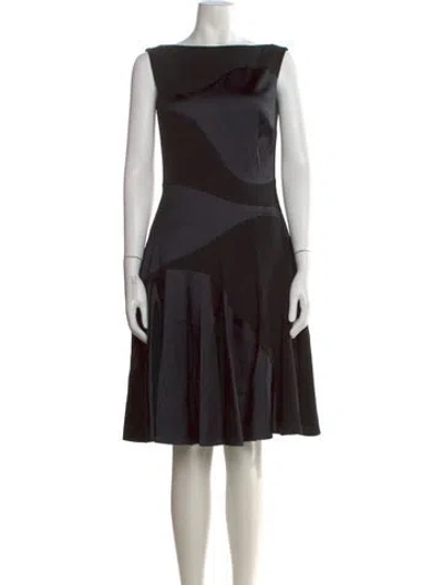 Pre-owned Talbot Runhof Bateau Neckline Knee-length Dress In Blue