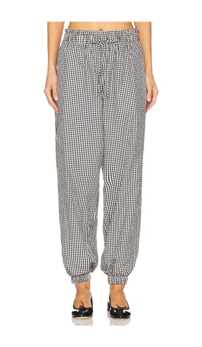 Tanner Fletcher Kennedy Ruffle Gingham Track Pant In Gray