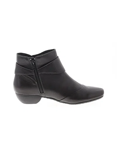 Pre-owned Taos Ankle Boots In Black