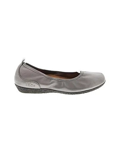 Pre-owned Taos Flats In Gray