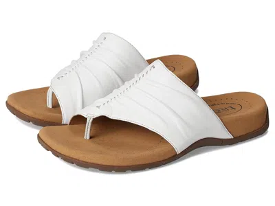 Taos Footwear Gift 2 In White