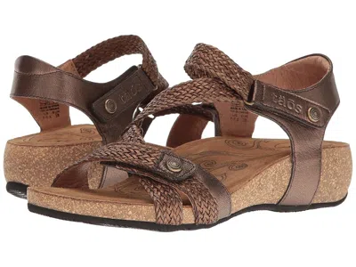 Taos Footwear Trulie In Brown