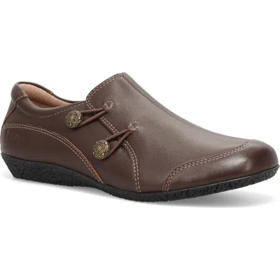 Taos Ramble Leather Flat In Brown