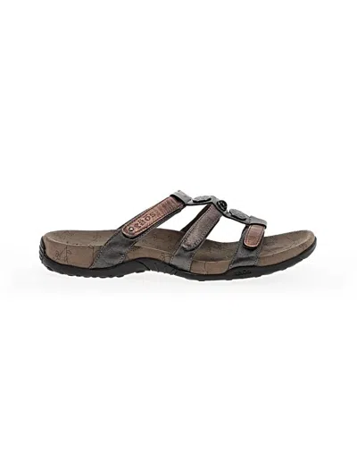 Pre-owned Taos Sandals In Brown