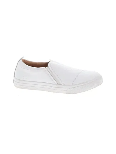 Pre-owned Taos Sneakers In White
