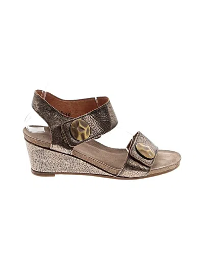 Pre-owned Taos Wedges In Gray