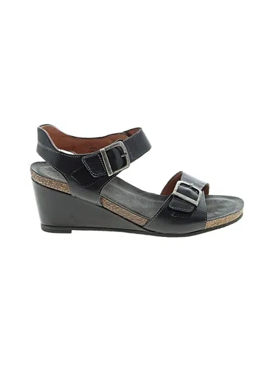 Pre-owned Taos Wedges In Gray
